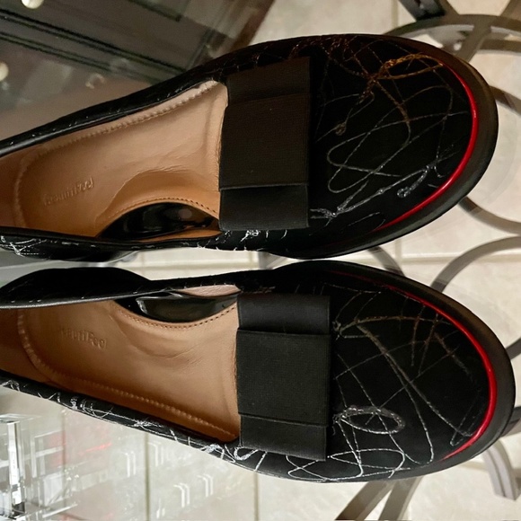 Like NEW  Beautiful Black Leather Loafers    37 - Picture 6 of 16